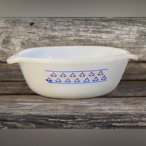 Vintage Pyr-O-Rey Dynaware Red and Blue Floral Pattern Dish 6 x6 inches